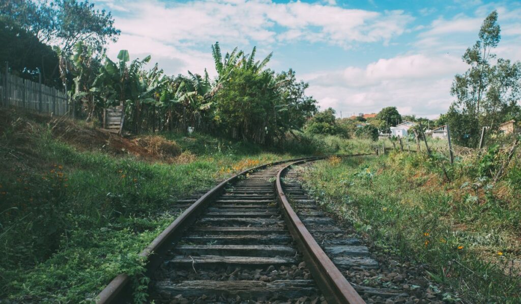 Trilho de Trem para Galpão colunas e estrutura com aço usado